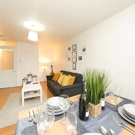 Apartamento London Oasis Flat With High-Speed Broadband And Free Parking Exterior foto