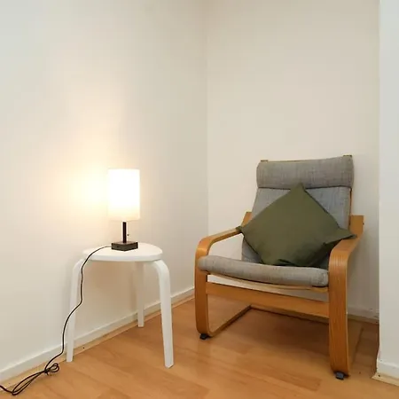 Apartamento London Oasis Flat With High-Speed Broadband And Free Parking Exterior foto