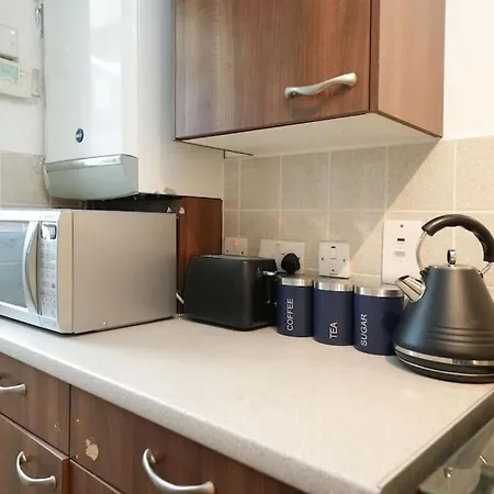 Apartamento London Oasis Flat With High-Speed Broadband And Free Parking Exterior foto