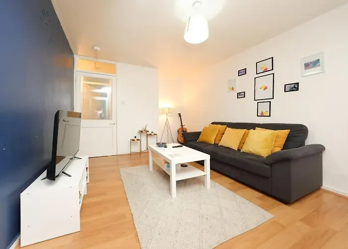 London Oasis Flat With High-Speed Broadband And Free Parking